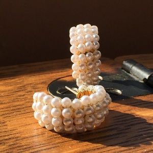 Vintage stud pearl look earrings